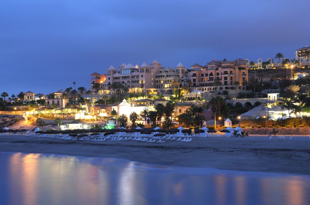 Le-migliori-spiagge-di-Tenerife-per-godersi-il-mare-e-il-sole